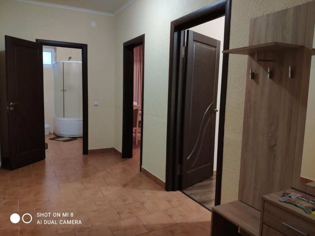 Apartments Domovik Мостова 5 Кв 44 Mukatsjeve Eksteriør bilde